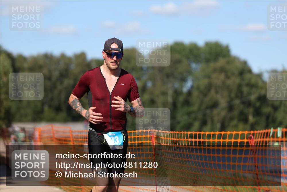 07.09.2025 - 19. Norderstedt Triathlon Michael Strokosch http://msf.ph/oto/8811280 07.09.2025 15:20:27 Laufen 393, 908, 1456 meine-sportfotos.de