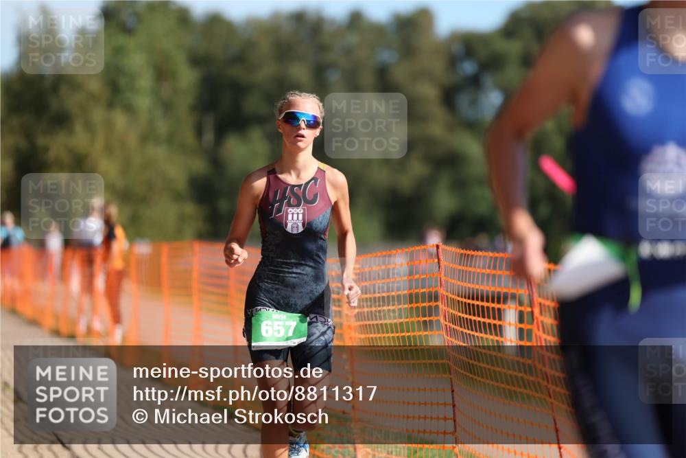 07.09.2025 - 19. Norderstedt Triathlon Michael Strokosch http://msf.ph/oto/8811317 07.09.2025 10:41:49 Laufen 657, 673, 1148 meine-sportfotos.de