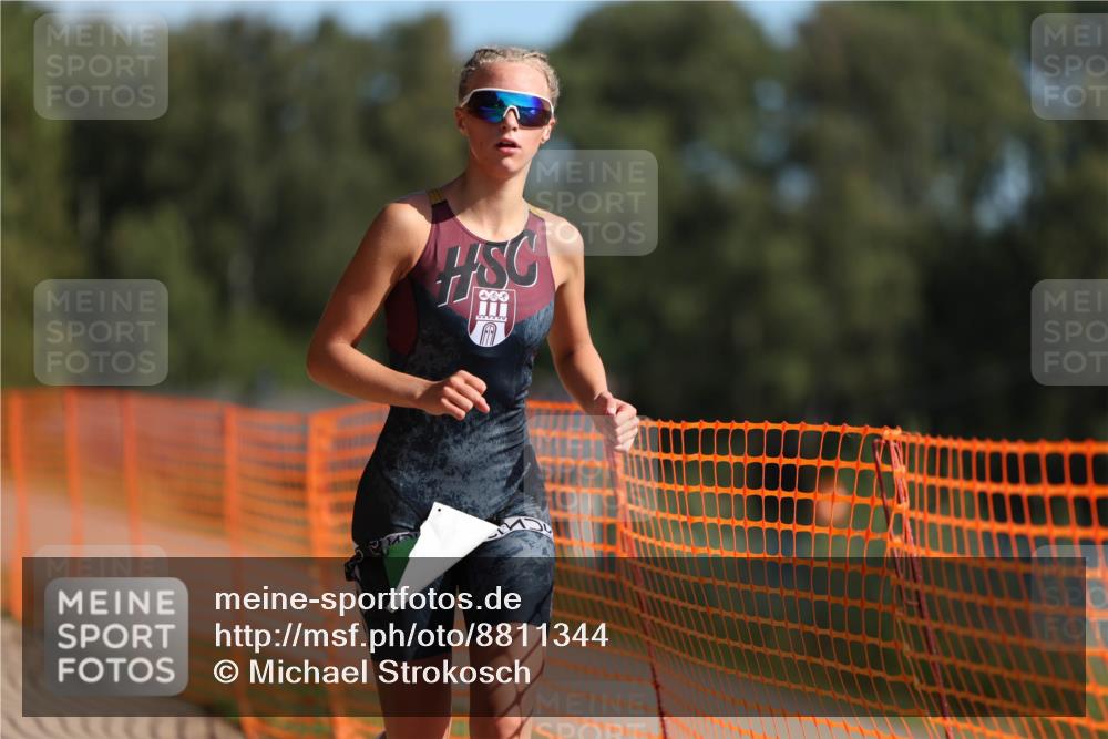 07.09.2025 - 19. Norderstedt Triathlon Michael Strokosch http://msf.ph/oto/8811344 07.09.2025 10:41:50 Laufen 657, 673, 1148 meine-sportfotos.de