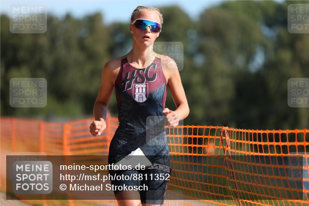 07.09.2025 - 19. Norderstedt Triathlon Michael Strokosch http://msf.ph/oto/8811352 07.09.2025 10:41:50 Laufen 657, 673, 1148 meine-sportfotos.de