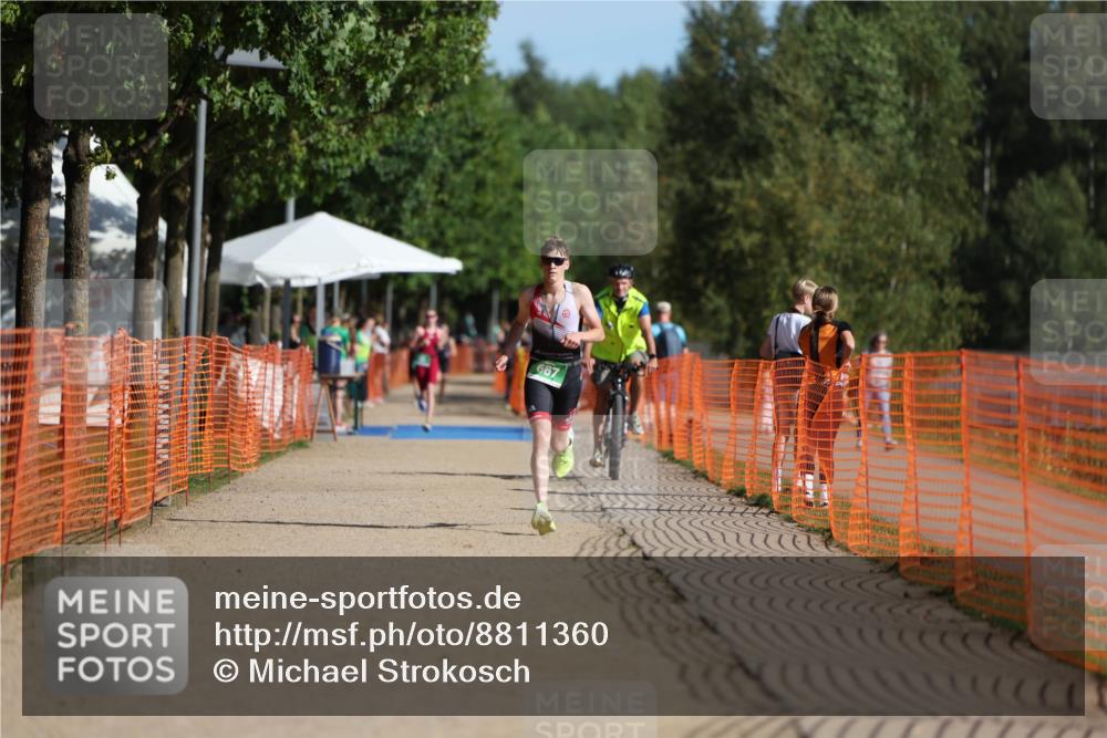 07.09.2025 - 19. Norderstedt Triathlon Michael Strokosch http://msf.ph/oto/8811360 07.09.2025 10:41:57 Laufen 667 meine-sportfotos.de