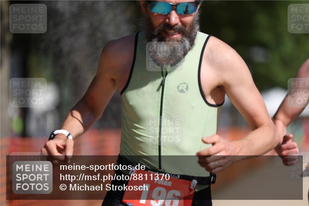 07.09.2025 - 19. Norderstedt Triathlon Michael Strokosch http://msf.ph/oto/8811370 07.09.2025 11:40:14 Laufen 196, 1171, 1323 meine-sportfotos.de