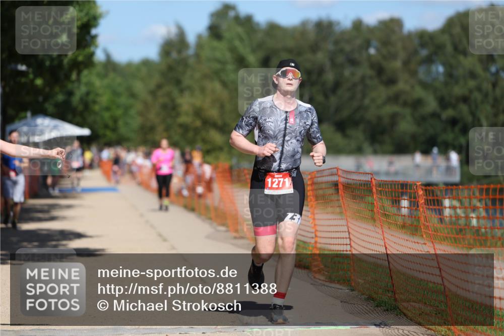 07.09.2025 - 19. Norderstedt Triathlon Michael Strokosch http://msf.ph/oto/8811388 07.09.2025 13:28:01 Laufen 262, 1264, 1271, 1295 meine-sportfotos.de