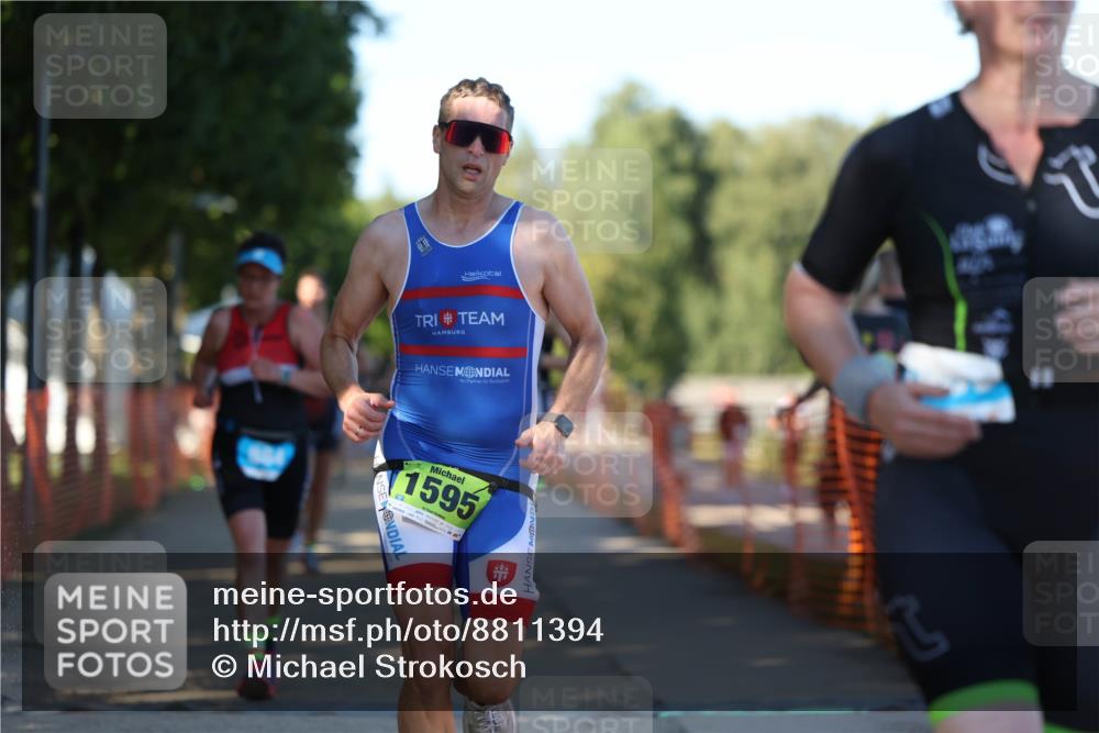 07.09.2025 - 19. Norderstedt Triathlon Michael Strokosch http://msf.ph/oto/8811394 07.09.2025 16:18:03 Laufen 438, 515, 884, 1044, 1076, 1450, 1595 meine-sportfotos.de