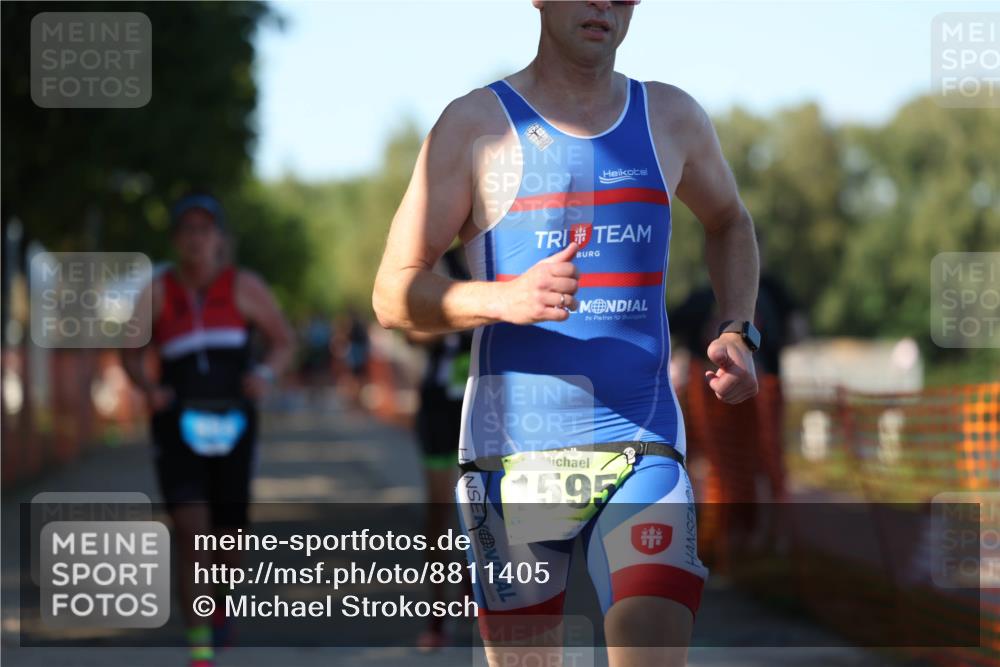 07.09.2025 - 19. Norderstedt Triathlon Michael Strokosch http://msf.ph/oto/8811405 07.09.2025 16:18:04 Laufen 438, 515, 884, 1044, 1076, 1450, 1595 meine-sportfotos.de