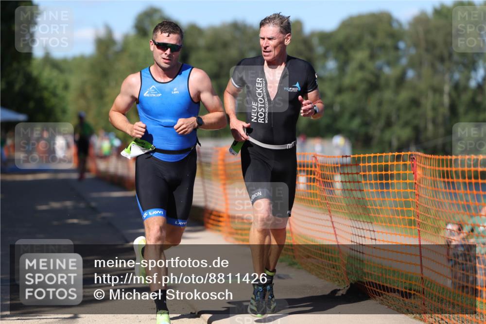 07.09.2025 - 19. Norderstedt Triathlon Michael Strokosch http://msf.ph/oto/8811426 07.09.2025 15:20:52 Laufen 972, 989, 1010 meine-sportfotos.de