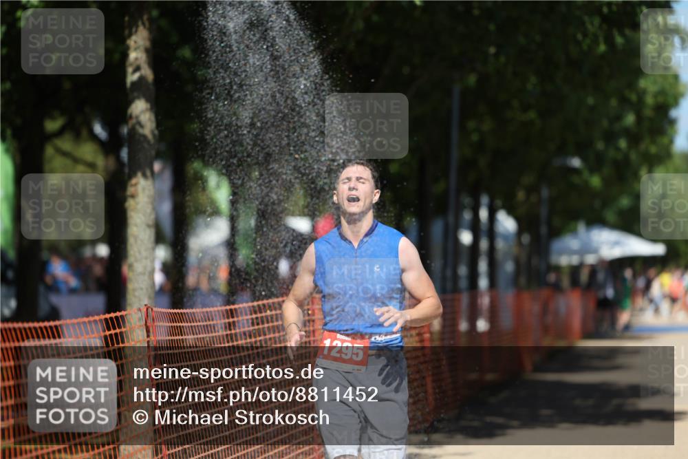 07.09.2025 - 19. Norderstedt Triathlon Michael Strokosch http://msf.ph/oto/8811452 07.09.2025 13:28:08 Laufen 336, 1295 meine-sportfotos.de