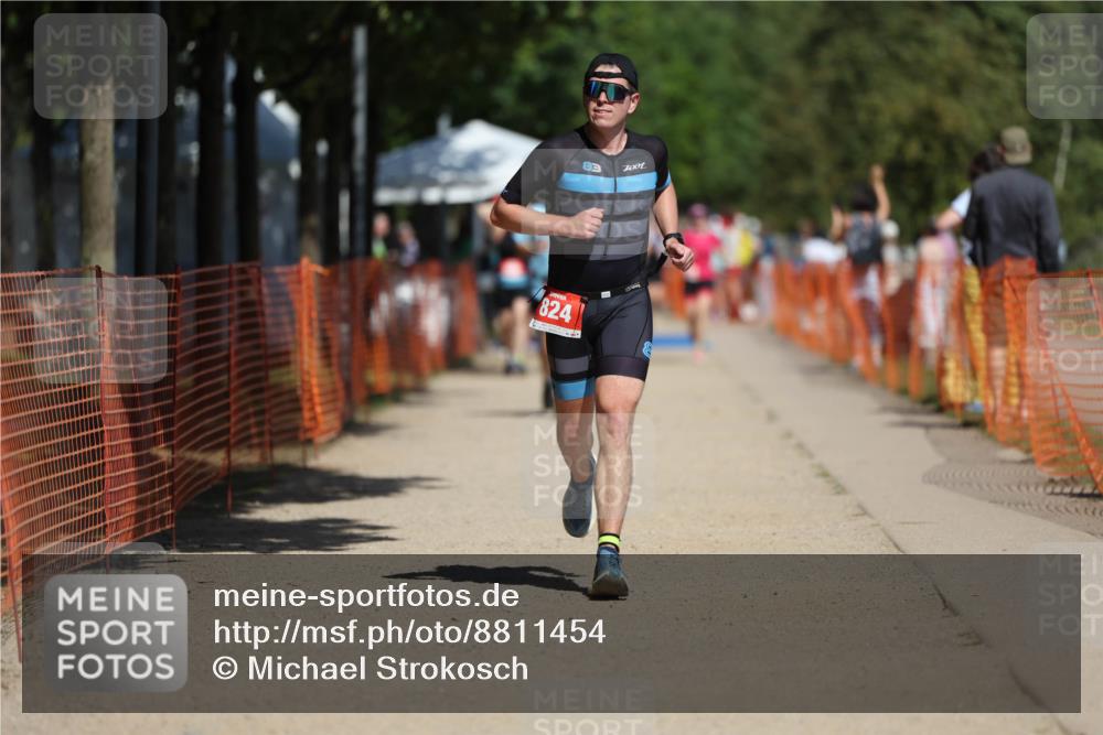 07.09.2025 - 19. Norderstedt Triathlon Michael Strokosch http://msf.ph/oto/8811454 07.09.2025 12:49:58 Laufen 137, 721, 824 meine-sportfotos.de