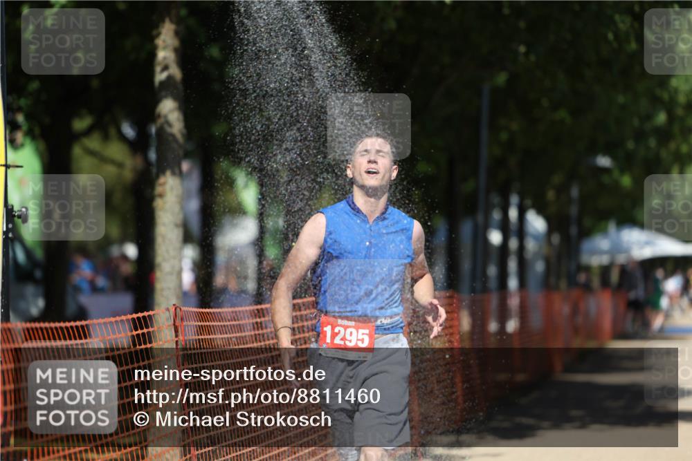 07.09.2025 - 19. Norderstedt Triathlon Michael Strokosch http://msf.ph/oto/8811460 07.09.2025 13:28:09 Laufen 336, 1295 meine-sportfotos.de