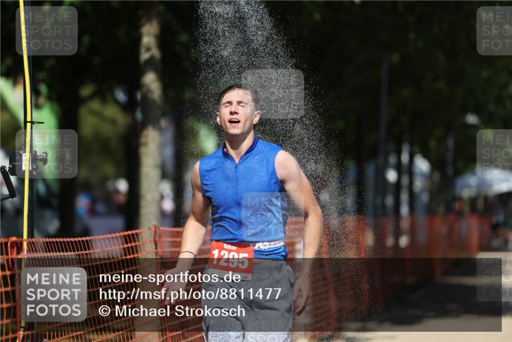 07.09.2025 - 19. Norderstedt Triathlon Michael Strokosch http://msf.ph/oto/8811477 07.09.2025 13:28:09 Laufen 336, 1295 meine-sportfotos.de