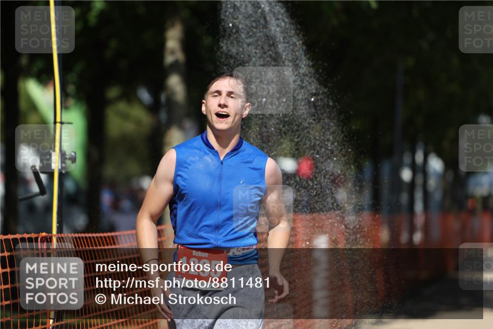 07.09.2025 - 19. Norderstedt Triathlon Michael Strokosch http://msf.ph/oto/8811481 07.09.2025 13:28:09 Laufen 336, 1295 meine-sportfotos.de