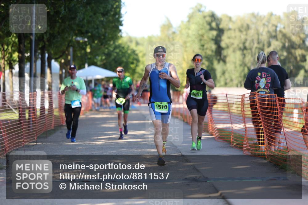 07.09.2025 - 19. Norderstedt Triathlon Michael Strokosch http://msf.ph/oto/8811537 07.09.2025 16:18:31 Laufen 467, 905, 1067, 1090, 1510 meine-sportfotos.de