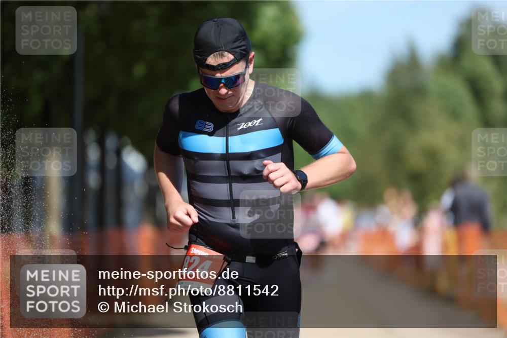 07.09.2025 - 19. Norderstedt Triathlon Michael Strokosch http://msf.ph/oto/8811542 07.09.2025 12:50:01 Laufen 824 meine-sportfotos.de