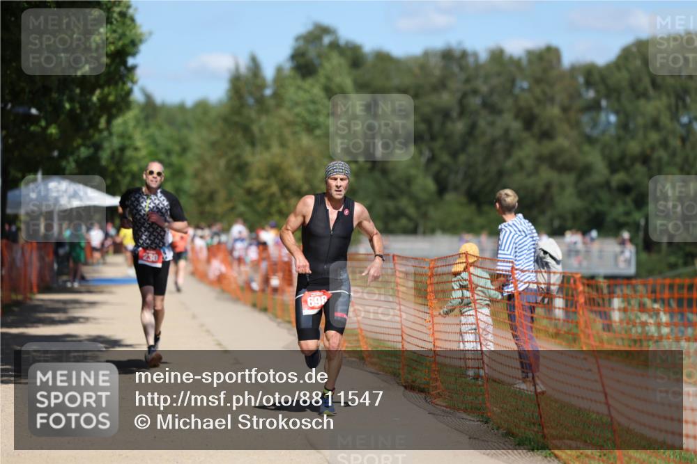 07.09.2025 - 19. Norderstedt Triathlon Michael Strokosch http://msf.ph/oto/8811547 07.09.2025 13:28:19 Laufen 230, 698 meine-sportfotos.de