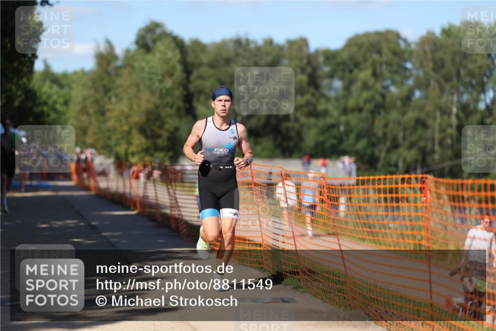 07.09.2025 - 19. Norderstedt Triathlon Michael Strokosch http://msf.ph/oto/8811549 07.09.2025 15:21:22 Laufen 992 meine-sportfotos.de