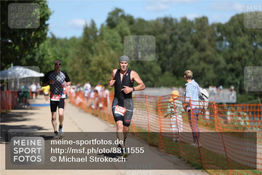 07.09.2025 - 19. Norderstedt Triathlon Michael Strokosch http://msf.ph/oto/8811555 07.09.2025 13:28:19 Laufen 230, 698 meine-sportfotos.de