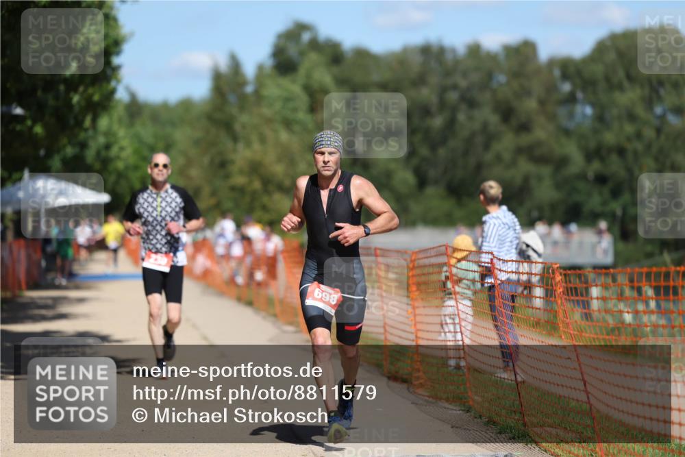 07.09.2025 - 19. Norderstedt Triathlon Michael Strokosch http://msf.ph/oto/8811579 07.09.2025 13:28:20 Laufen 230, 698 meine-sportfotos.de