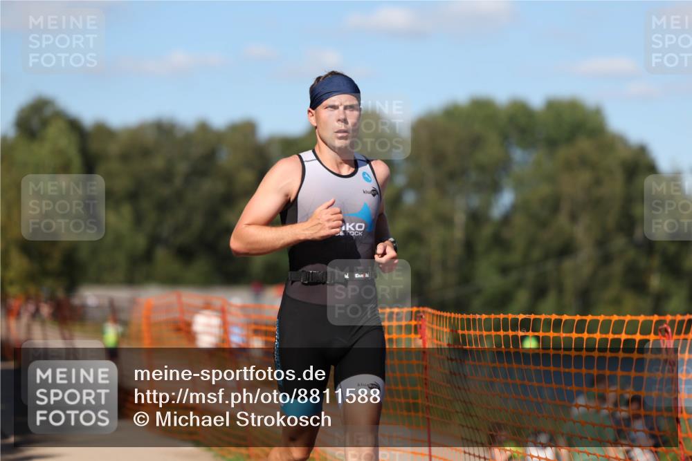 07.09.2025 - 19. Norderstedt Triathlon Michael Strokosch http://msf.ph/oto/8811588 07.09.2025 15:21:24 Laufen 992 meine-sportfotos.de