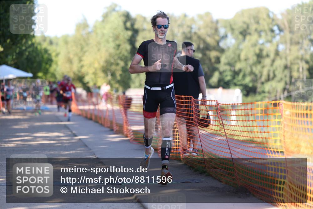 07.09.2025 - 19. Norderstedt Triathlon Michael Strokosch http://msf.ph/oto/8811596 07.09.2025 16:18:39 Laufen 467, 885, 905, 942 meine-sportfotos.de