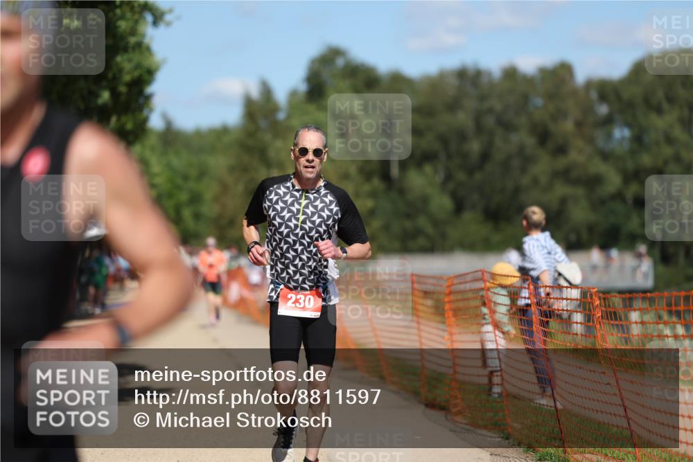 07.09.2025 - 19. Norderstedt Triathlon Michael Strokosch http://msf.ph/oto/8811597 07.09.2025 13:28:22 Laufen 230, 698 meine-sportfotos.de
