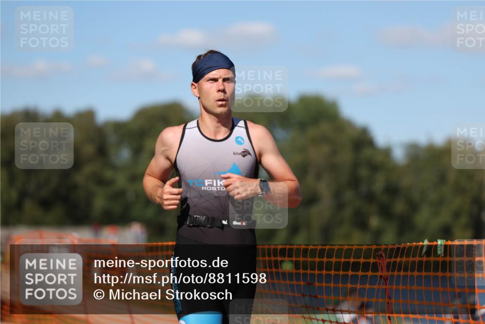 07.09.2025 - 19. Norderstedt Triathlon Michael Strokosch http://msf.ph/oto/8811598 07.09.2025 15:21:25 Laufen 992 meine-sportfotos.de