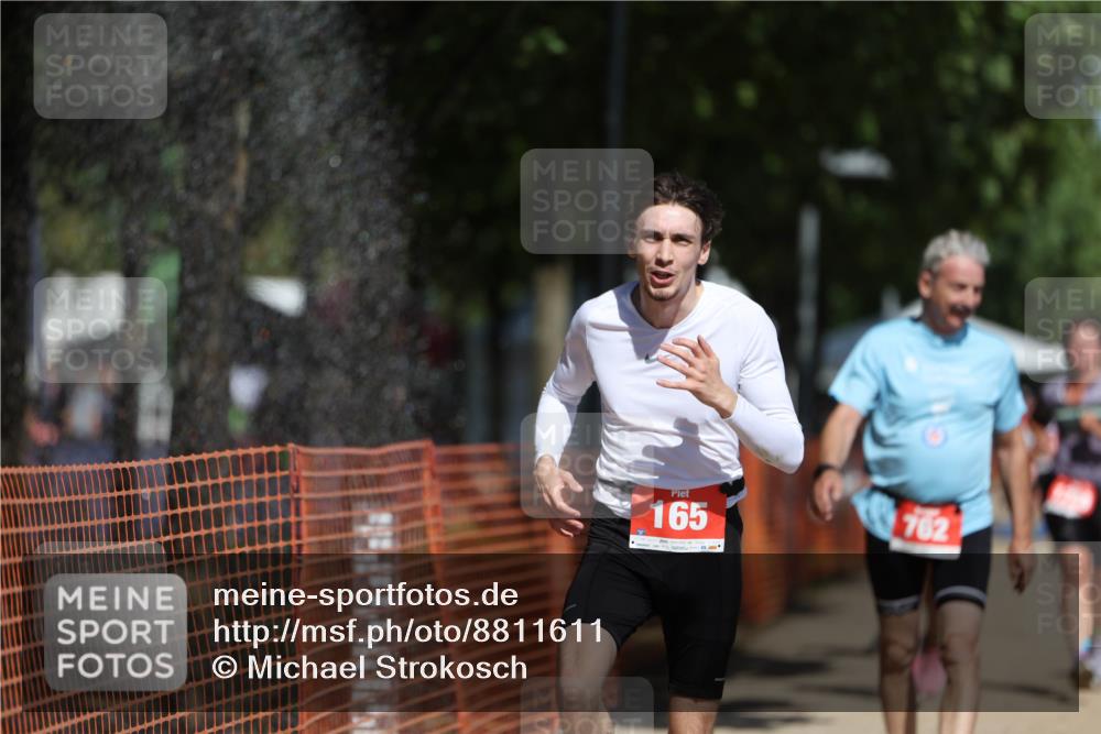 07.09.2025 - 19. Norderstedt Triathlon Michael Strokosch http://msf.ph/oto/8811611 07.09.2025 12:50:09 Laufen 165, 762, 1242, 1286, 1339, 1381 meine-sportfotos.de