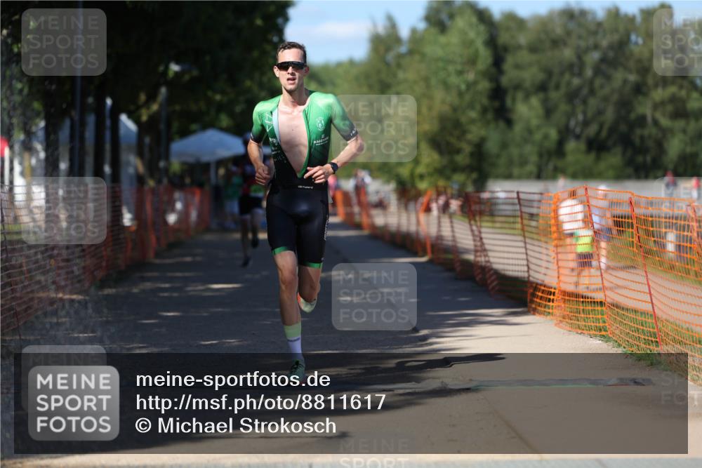 07.09.2025 - 19. Norderstedt Triathlon Michael Strokosch http://msf.ph/oto/8811617 07.09.2025 15:21:28 Laufen 992 meine-sportfotos.de