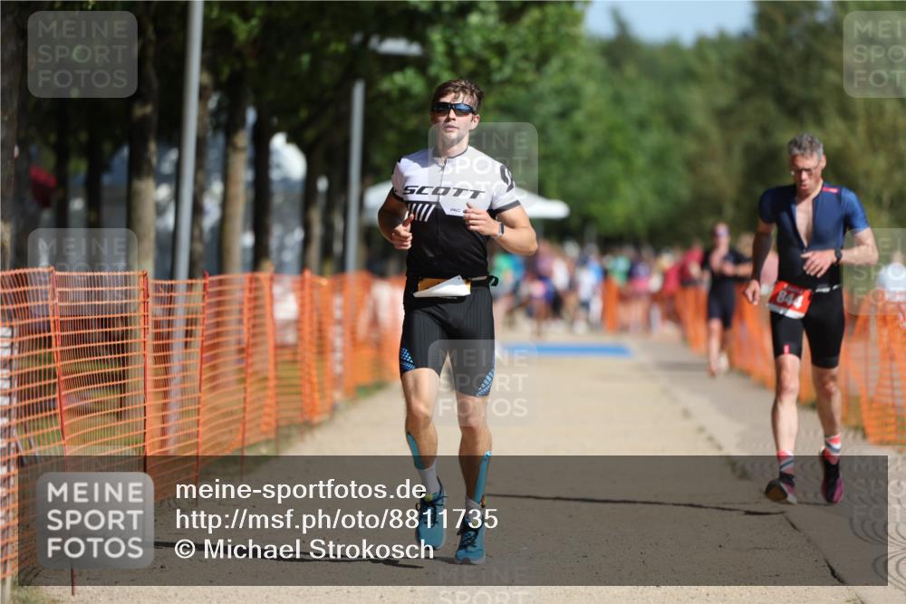 07.09.2025 - 19. Norderstedt Triathlon Michael Strokosch http://msf.ph/oto/8811735 07.09.2025 11:40:53 Laufen 844, 1206 meine-sportfotos.de