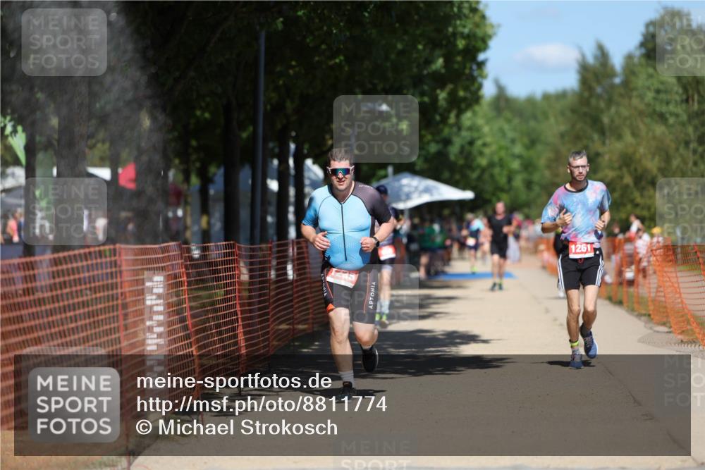 07.09.2025 - 19. Norderstedt Triathlon Michael Strokosch http://msf.ph/oto/8811774 07.09.2025 13:28:51 Laufen 858, 1235, 1261 meine-sportfotos.de