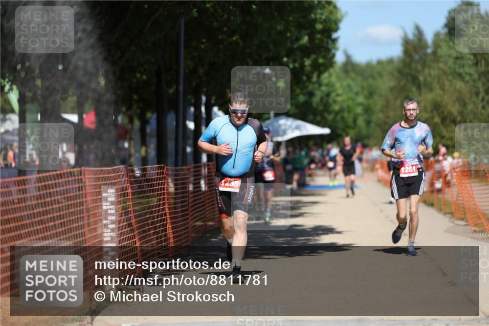 07.09.2025 - 19. Norderstedt Triathlon Michael Strokosch http://msf.ph/oto/8811781 07.09.2025 13:28:51 Laufen 858, 1235, 1261 meine-sportfotos.de