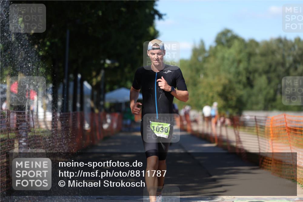 07.09.2025 - 19. Norderstedt Triathlon Michael Strokosch http://msf.ph/oto/8811787 07.09.2025 15:21:53 Laufen  meine-sportfotos.de