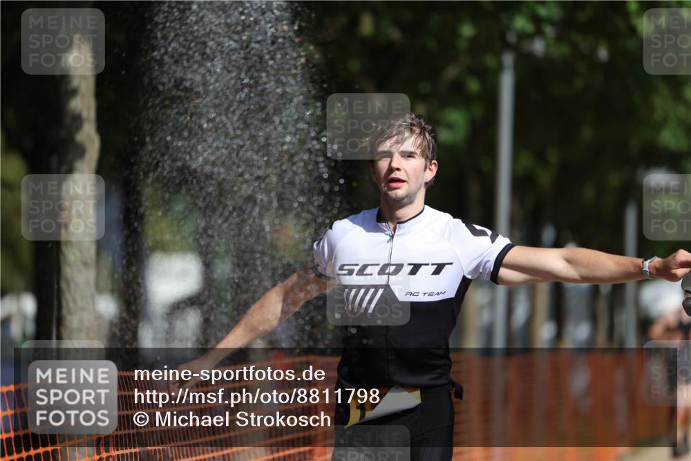 07.09.2025 - 19. Norderstedt Triathlon Michael Strokosch http://msf.ph/oto/8811798 07.09.2025 11:40:55 Laufen 844, 1206 meine-sportfotos.de