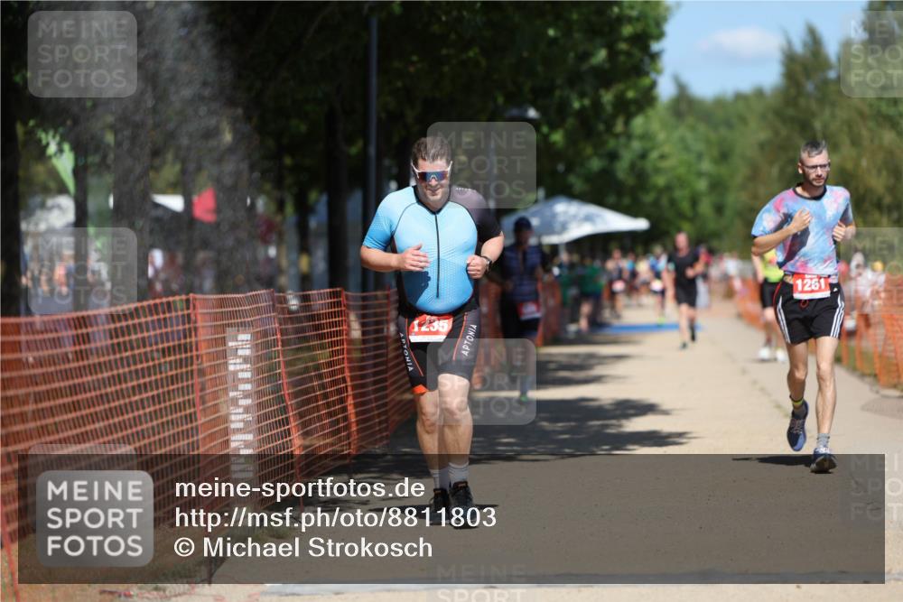 07.09.2025 - 19. Norderstedt Triathlon Michael Strokosch http://msf.ph/oto/8811803 07.09.2025 13:28:52 Laufen 858, 1235, 1261 meine-sportfotos.de