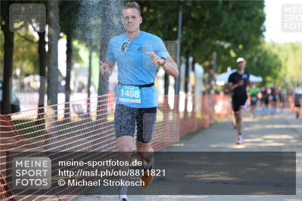 07.09.2025 - 19. Norderstedt Triathlon Michael Strokosch http://msf.ph/oto/8811821 07.09.2025 16:19:28 Laufen 534, 544, 1049 meine-sportfotos.de
