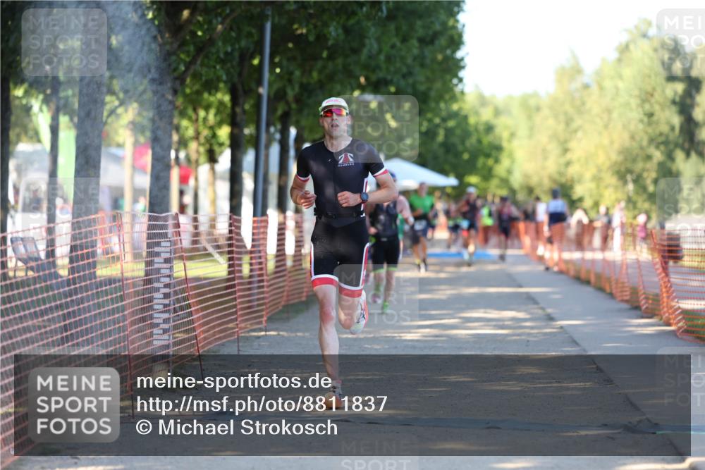 07.09.2025 - 19. Norderstedt Triathlon Michael Strokosch http://msf.ph/oto/8811837 07.09.2025 16:19:30 Laufen 534, 544, 1049 meine-sportfotos.de
