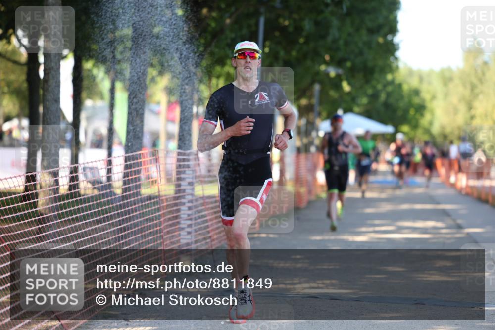 07.09.2025 - 19. Norderstedt Triathlon Michael Strokosch http://msf.ph/oto/8811849 07.09.2025 16:19:31 Laufen 534, 544, 1049 meine-sportfotos.de