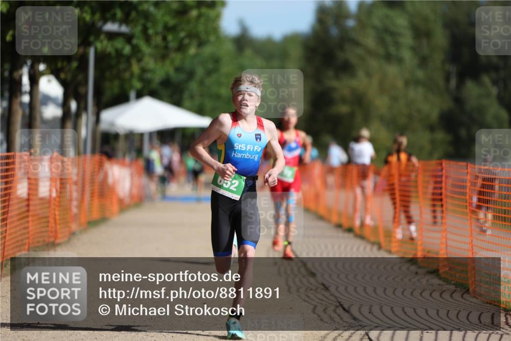 07.09.2025 - 19. Norderstedt Triathlon Michael Strokosch http://msf.ph/oto/8811891 07.09.2025 10:42:32 Laufen 652, 672, 686 meine-sportfotos.de