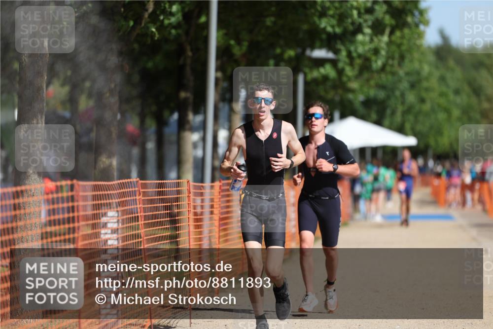07.09.2025 - 19. Norderstedt Triathlon Michael Strokosch http://msf.ph/oto/8811893 07.09.2025 11:41:02 Laufen 1198, 1200 meine-sportfotos.de