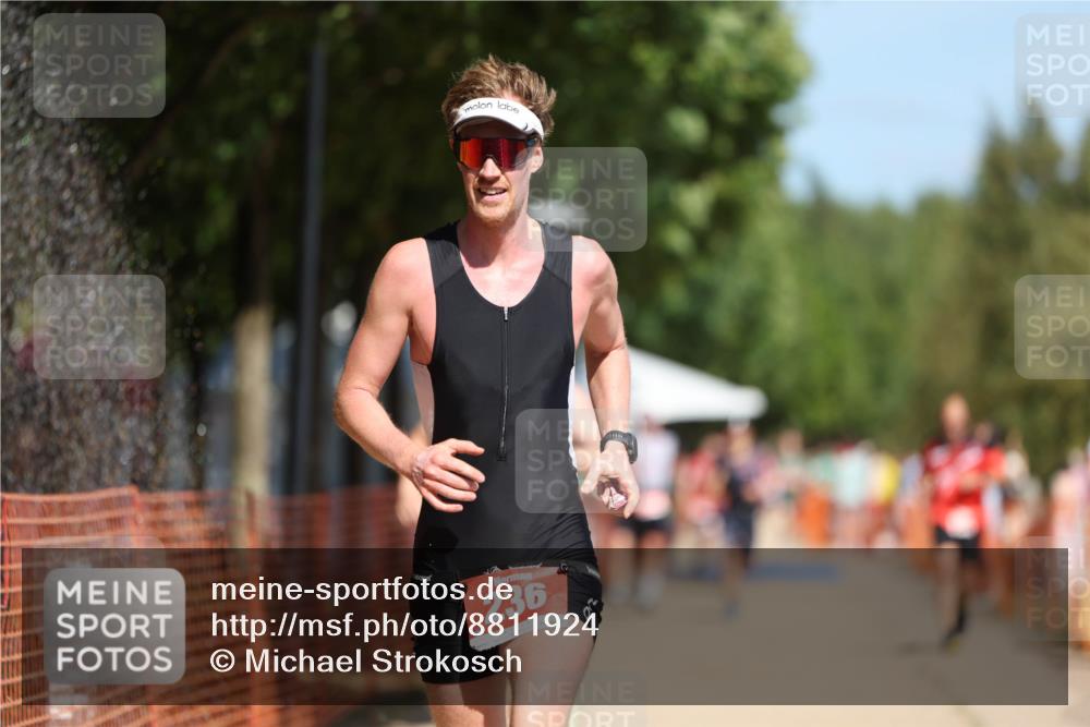 07.09.2025 - 19. Norderstedt Triathlon Michael Strokosch http://msf.ph/oto/8811924 07.09.2025 12:50:33 Laufen 236, 308, 1307 meine-sportfotos.de