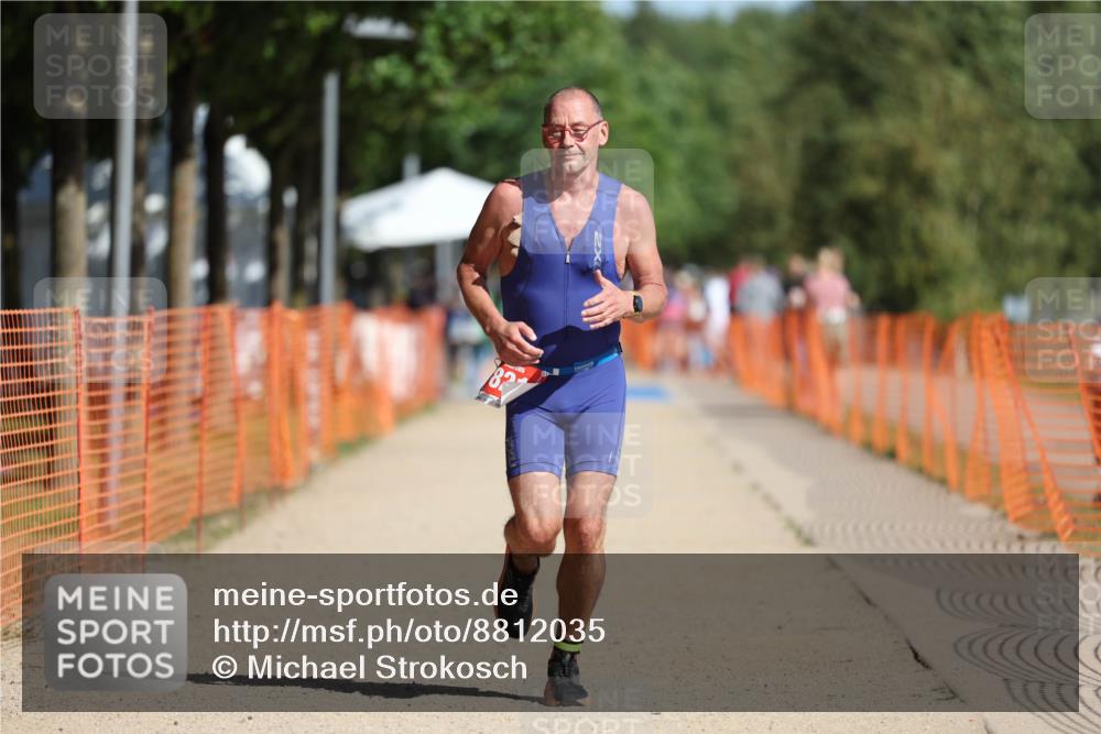 07.09.2025 - 19. Norderstedt Triathlon Michael Strokosch http://msf.ph/oto/8812035 07.09.2025 11:41:17 Laufen 821 meine-sportfotos.de