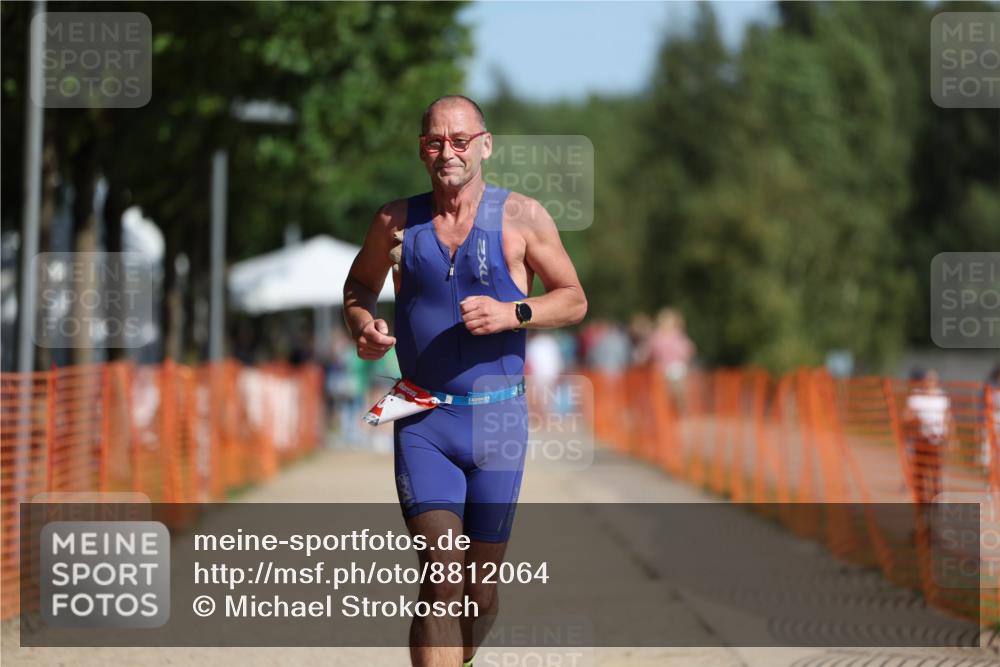 07.09.2025 - 19. Norderstedt Triathlon Michael Strokosch http://msf.ph/oto/8812064 07.09.2025 11:41:18 Laufen 821 meine-sportfotos.de