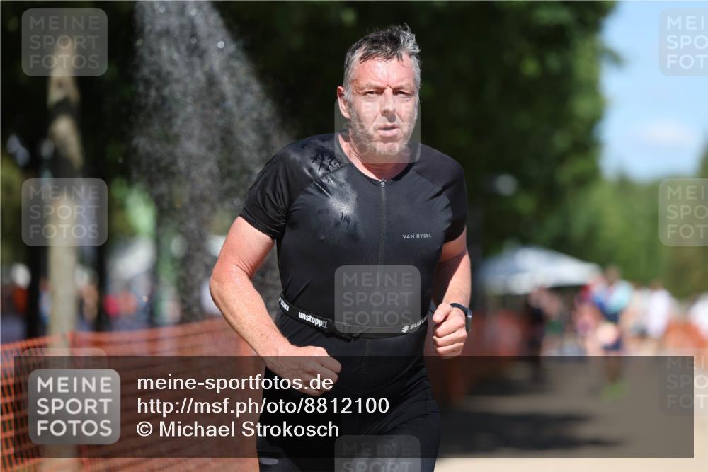 07.09.2025 - 19. Norderstedt Triathlon Michael Strokosch http://msf.ph/oto/8812100 07.09.2025 13:29:09 Laufen 706 meine-sportfotos.de