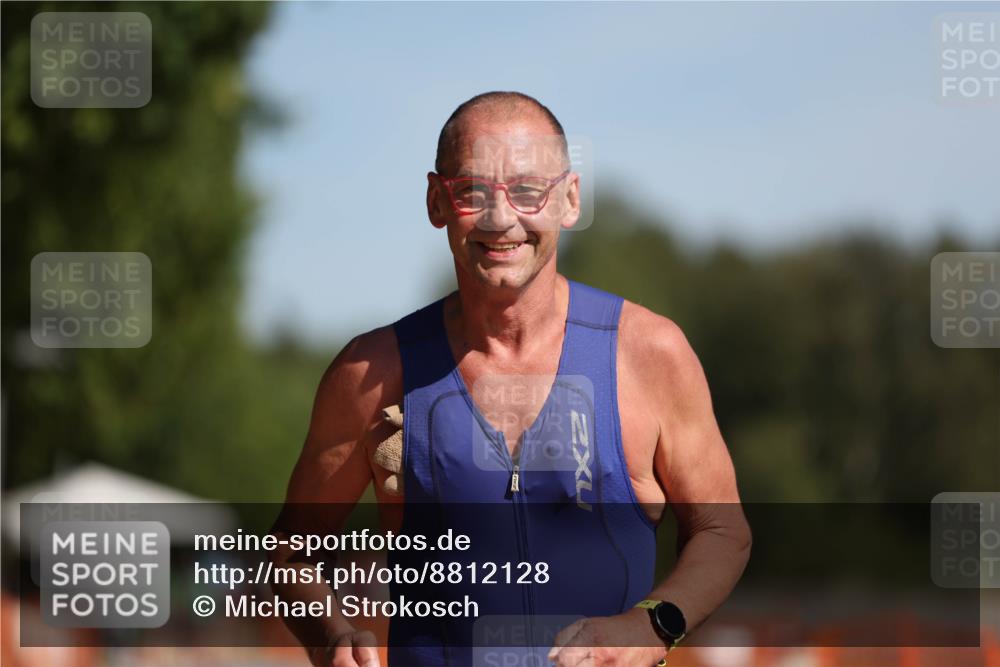 07.09.2025 - 19. Norderstedt Triathlon Michael Strokosch http://msf.ph/oto/8812128 07.09.2025 11:41:21 Laufen 821 meine-sportfotos.de
