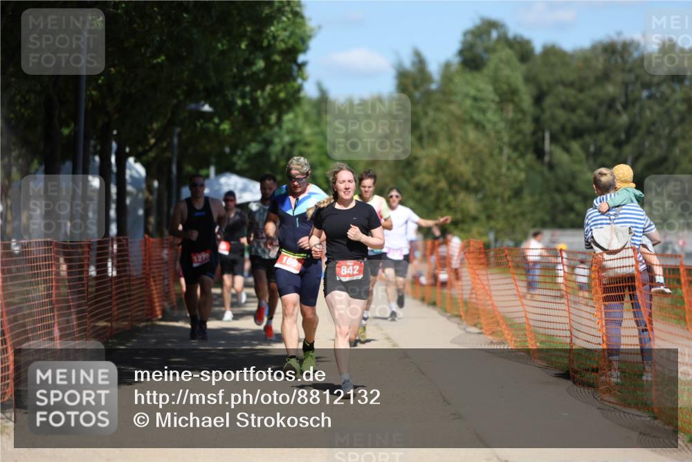 07.09.2025 - 19. Norderstedt Triathlon Michael Strokosch http://msf.ph/oto/8812132 07.09.2025 13:29:16 Laufen 166, 265, 266, 345, 347, 357, 842, 1270 meine-sportfotos.de