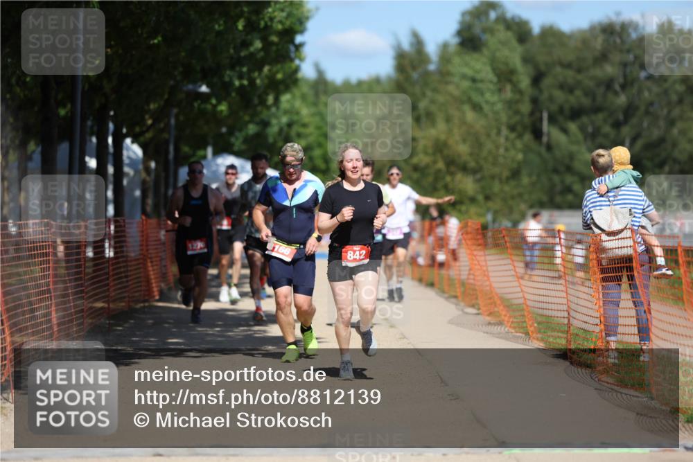 07.09.2025 - 19. Norderstedt Triathlon Michael Strokosch http://msf.ph/oto/8812139 07.09.2025 13:29:16 Laufen 166, 265, 266, 345, 347, 357, 842, 1270 meine-sportfotos.de