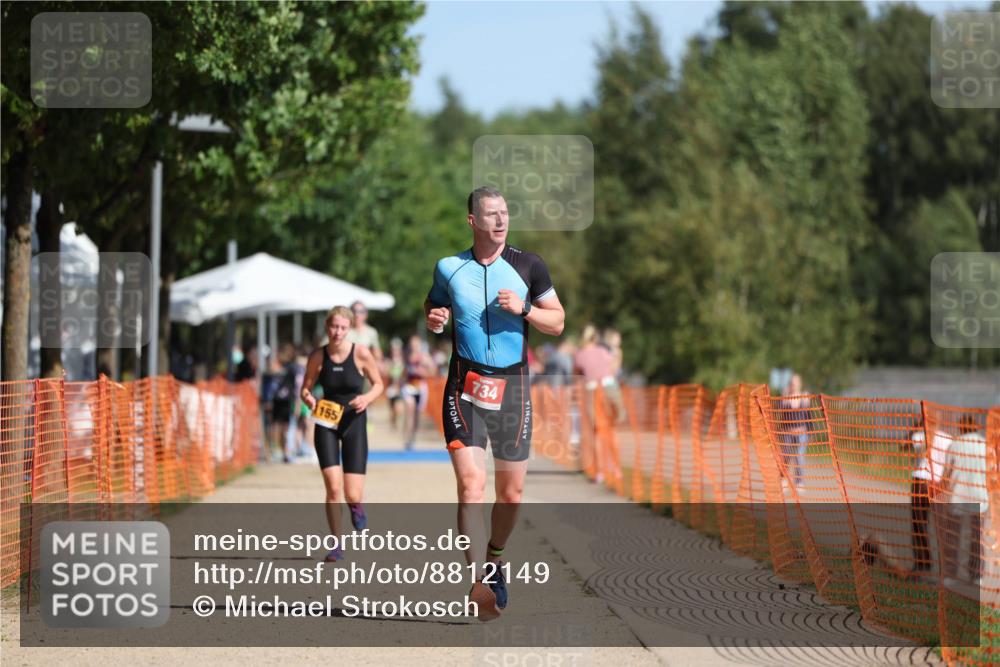 07.09.2025 - 19. Norderstedt Triathlon Michael Strokosch http://msf.ph/oto/8812149 07.09.2025 11:41:40 Laufen 734, 1155 meine-sportfotos.de