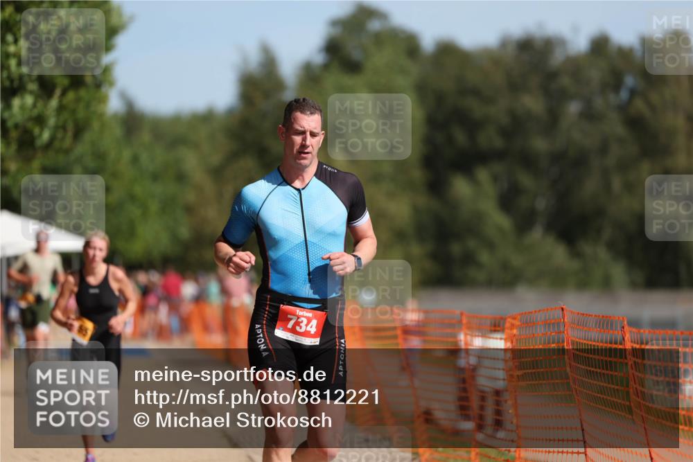 07.09.2025 - 19. Norderstedt Triathlon Michael Strokosch http://msf.ph/oto/8812221 07.09.2025 11:41:43 Laufen 734, 1155 meine-sportfotos.de