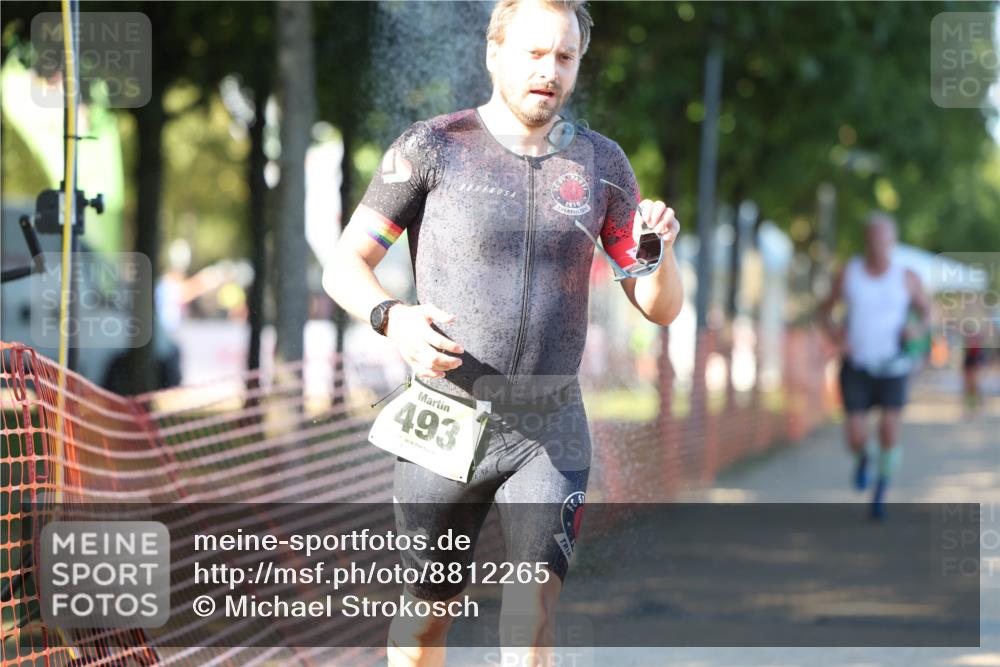 07.09.2025 - 19. Norderstedt Triathlon Michael Strokosch http://msf.ph/oto/8812265 07.09.2025 16:20:44 Laufen 493, 870, 955, 956, 1074, 1087, 1427 meine-sportfotos.de