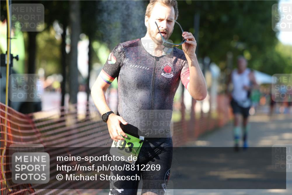 07.09.2025 - 19. Norderstedt Triathlon Michael Strokosch http://msf.ph/oto/8812269 07.09.2025 16:20:45 Laufen 464, 493, 870, 956, 1074, 1087, 1427 meine-sportfotos.de