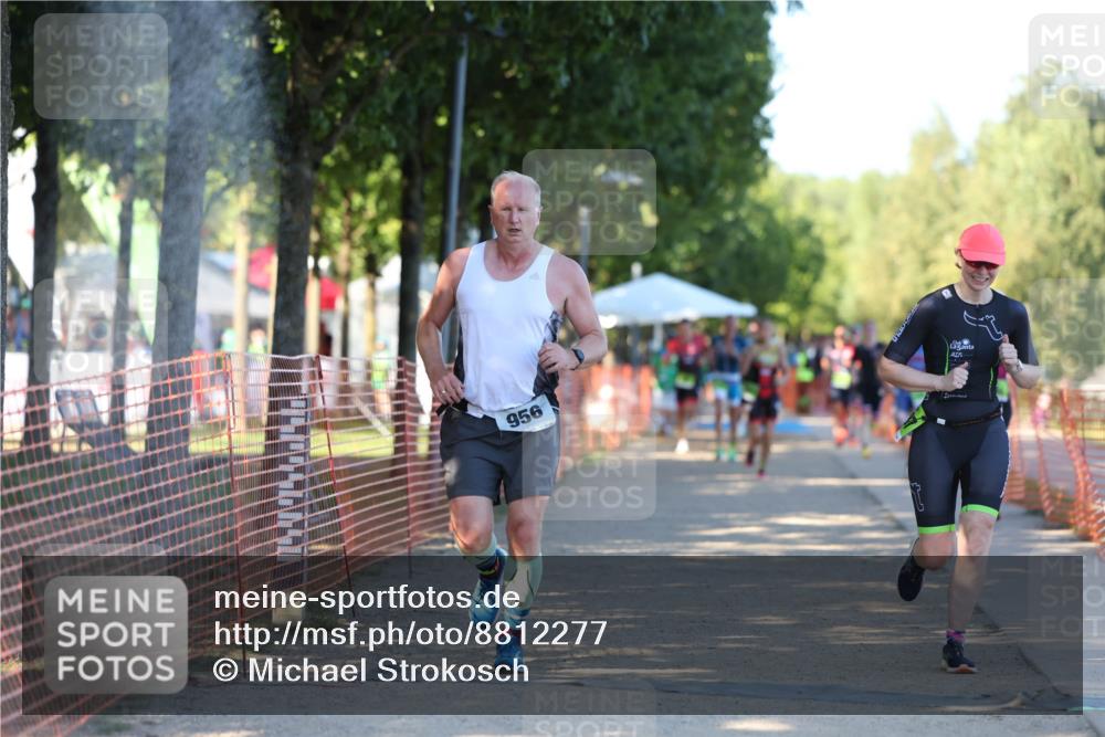 07.09.2025 - 19. Norderstedt Triathlon Michael Strokosch http://msf.ph/oto/8812277 07.09.2025 16:20:47 Laufen 464, 493, 956, 1063, 1087, 1593 meine-sportfotos.de